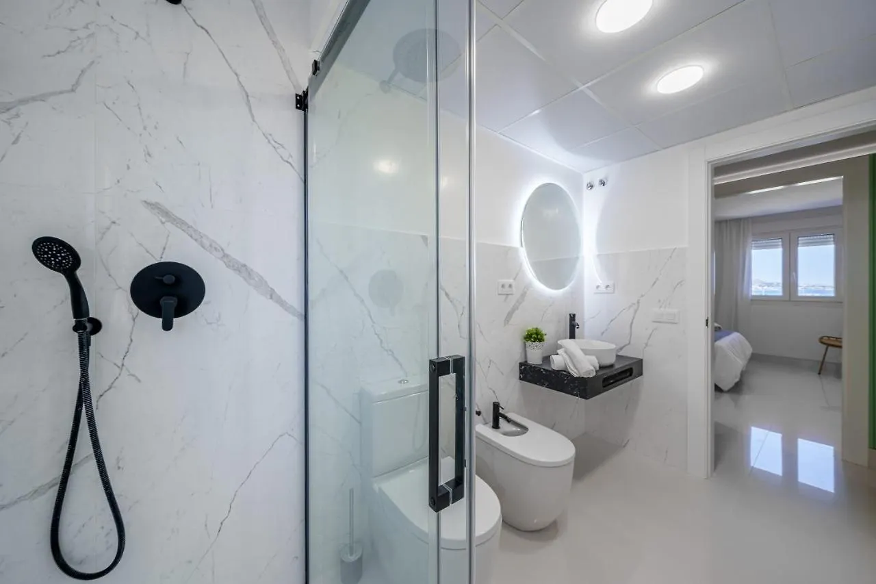 דירה מאלגה Near Beach Stunning Views & Comfort