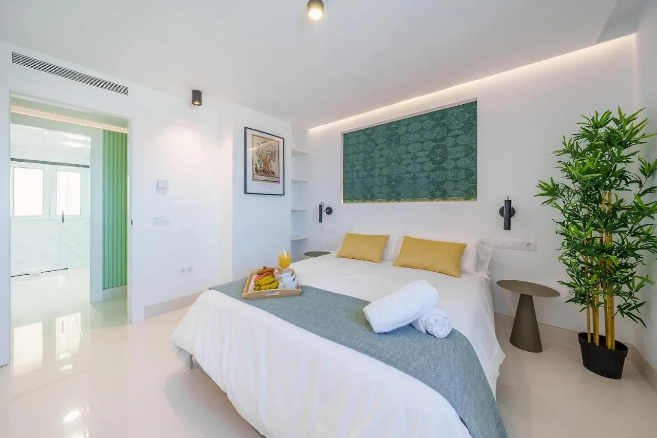 דירה מאלגה Near Beach Stunning Views & Comfort