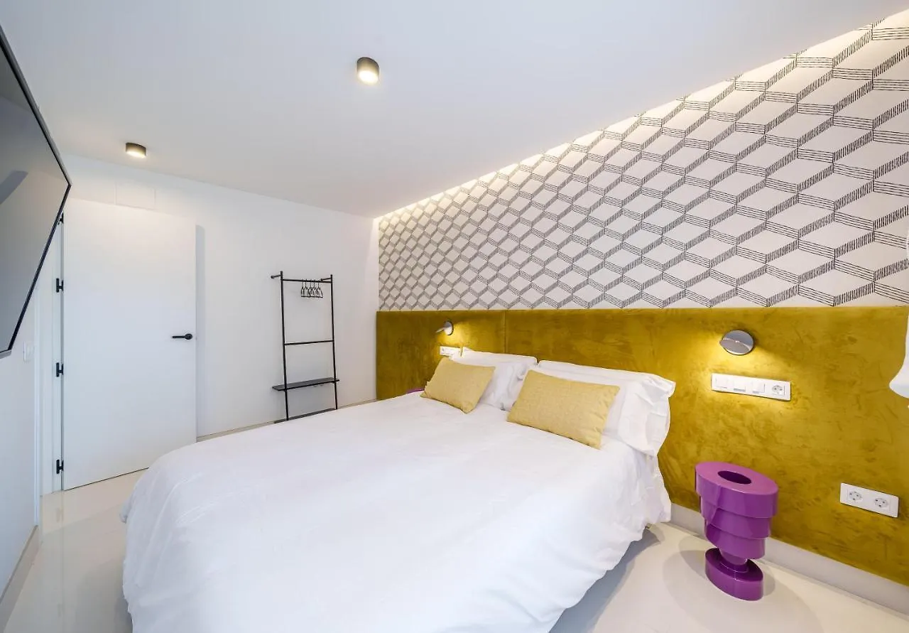 דירה מאלגה Near Beach Stunning Views & Comfort