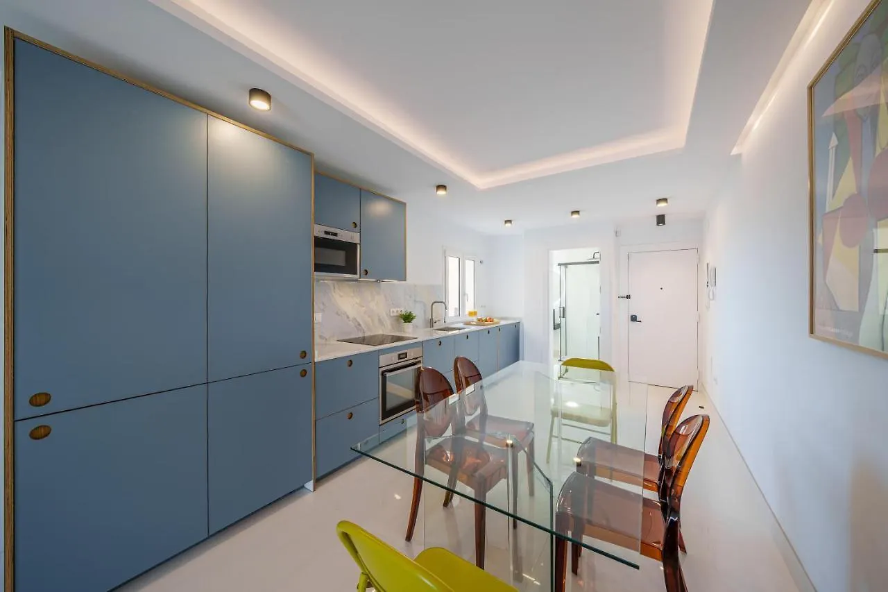 Near Beach Stunning Views & Comfort Malaga Apartment